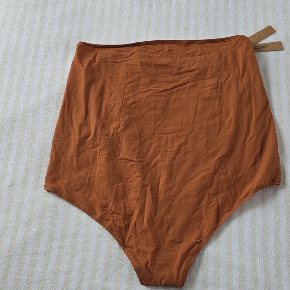 SKIMS Fits Everybody Maternity High-Waisted Thong Size:2X Bronze